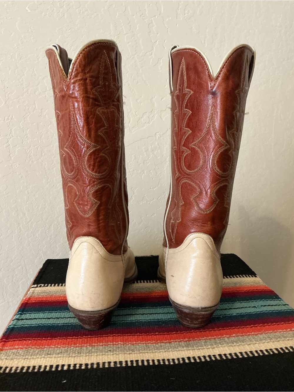 Women’s Two-Tone Western Cowgirl Boots in Brown & Cream - Picture 5 of 8